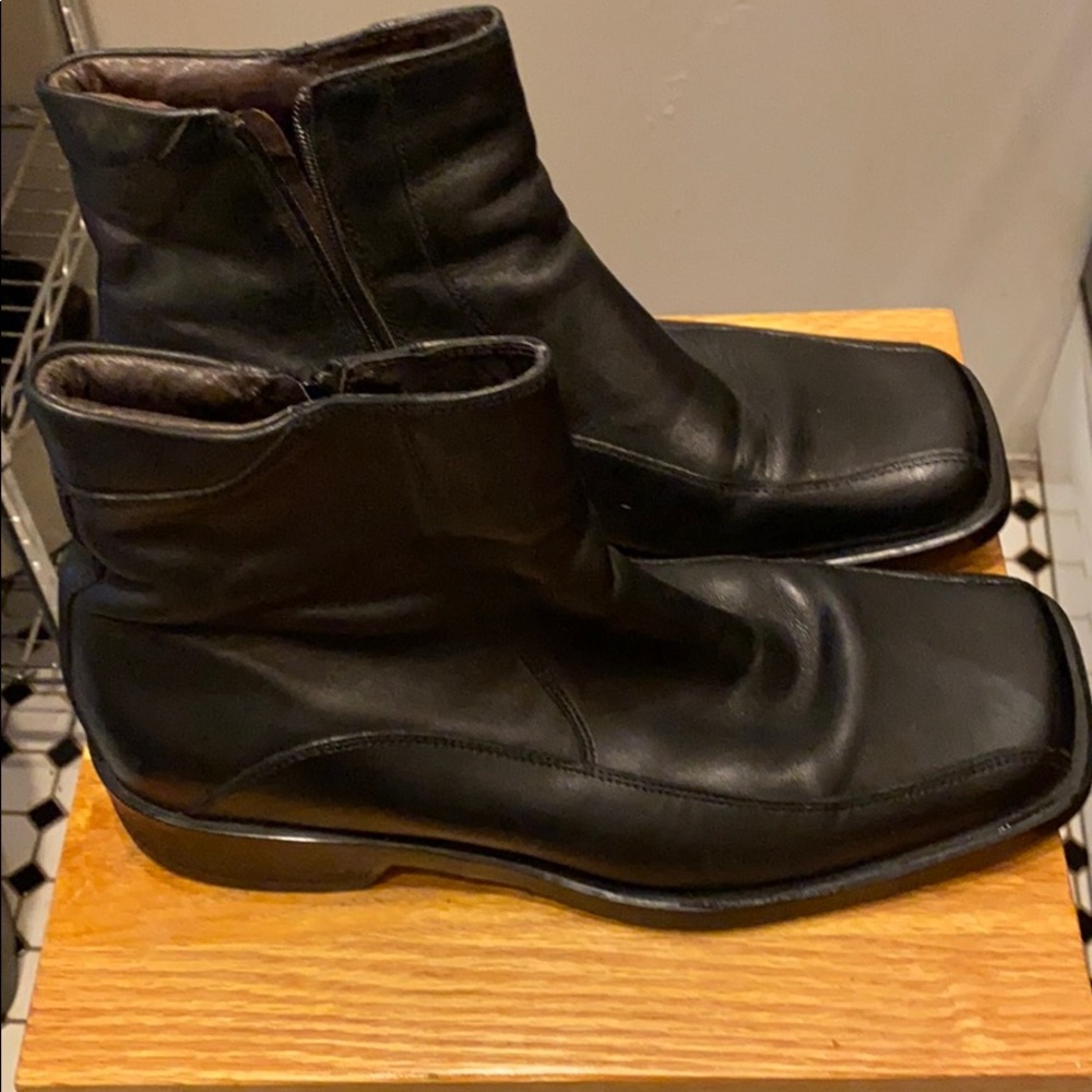 Aldo leather black zip up women’s shoes